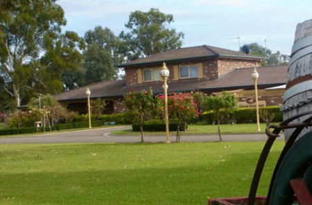 Carriage House Motor Inn - Accommodation Ballina 0