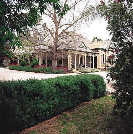 The Lodge Country House - Accommodation Ballina 0