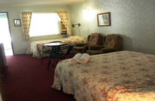 Beerwah Glasshouse Mountains Motel - Accommodation Ballina 3