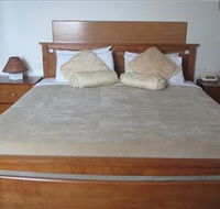 The Plough Hotel - Accommodation Ballina