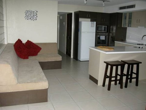 Camargue Beachfront Apartments - Accommodation Ballina 2