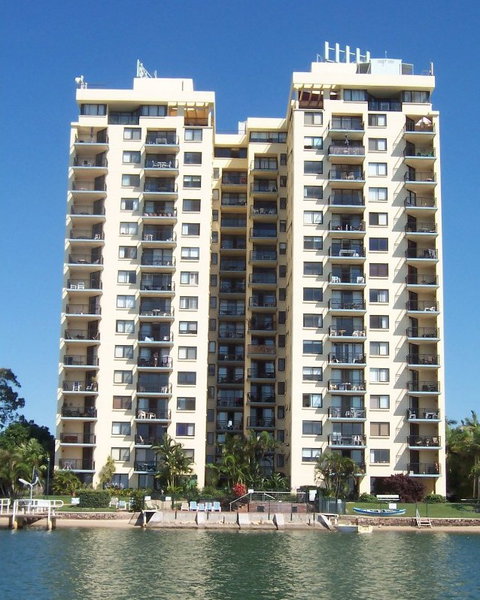 Banyandah Towers - Accommodation Ballina 0