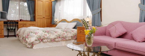 Chalet Swisse Spa Retreat - Accommodation Ballina 5