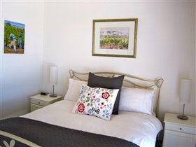 ArtWine Cottages - Accommodation Ballina 0