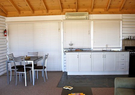 ArtWine Cottages - Accommodation Ballina 4
