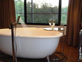 Melawondi Spring Retreat - Accommodation Ballina 0