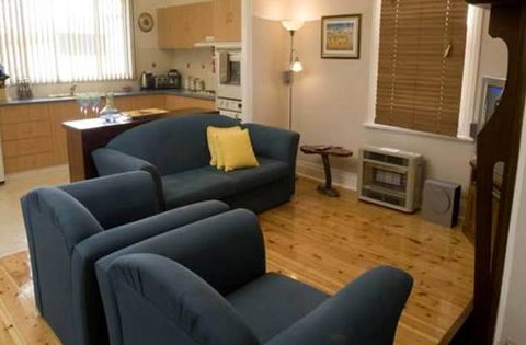 Emaroo Cottage On Williams Street - Accommodation Ballina 0