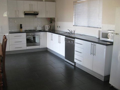 Silver City Cottages - Accommodation Ballina 0