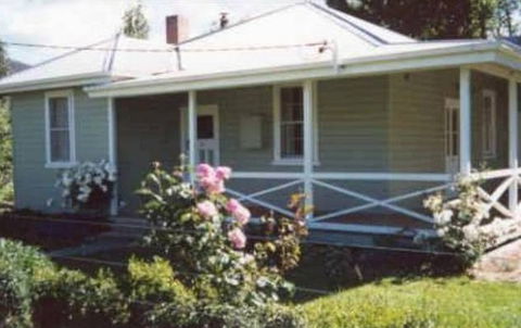 Honeysuckle Cottage Jingellic - Accommodation Ballina 1