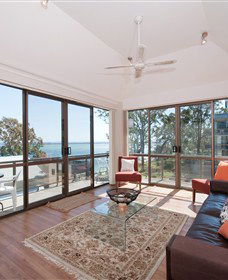 Magnus Street Treetops - Accommodation Ballina 1