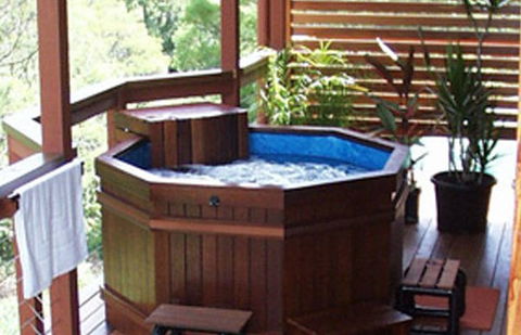 Ravensbourne Escape Tree Tops - Accommodation Ballina 0