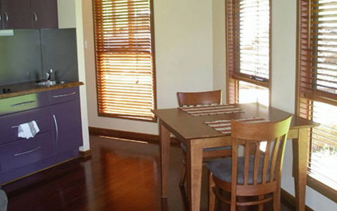 Ravensbourne Escape Tree Tops - Accommodation Ballina 2