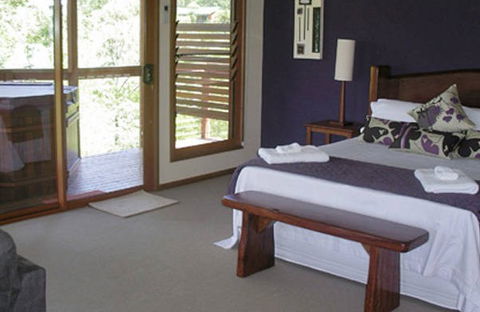 Ravensbourne Escape Tree Tops - Accommodation Ballina 3