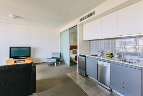 Cairns Harbour Lights Hotel - Accommodation Ballina 1