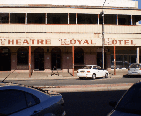 Theatre Royal Hotel - Accommodation Ballina