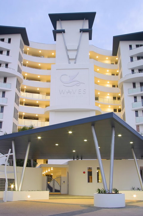 Waves Maroochy River - Accommodation Ballina 0