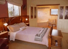 Daysy Hill Country Cottages - Accommodation Ballina 0