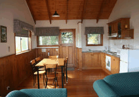 Daysy Hill Country Cottages - Accommodation Ballina 4