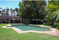 Sir Francis Drake - Accommodation Ballina 2