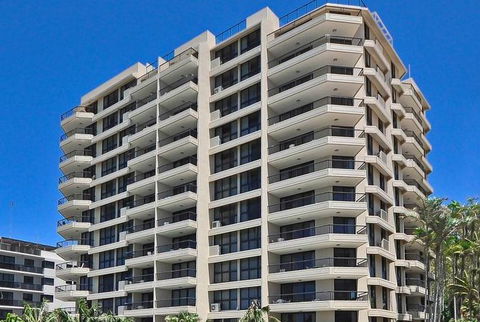 Clubb Coolum Beach - Accommodation Ballina 0