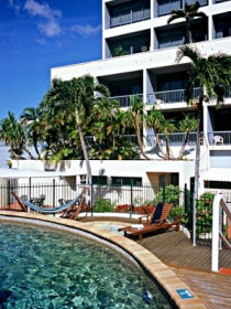 Cairns Sunshine Tower Hotel - Accommodation Ballina 0