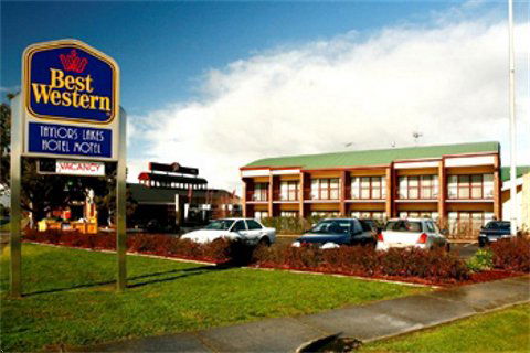 Taylors Lakes Hotel - Accommodation Ballina 0