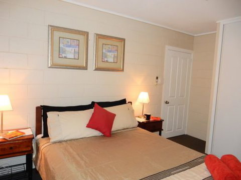 Lucinda Holiday Rentals  - Accommodation Ballina 2