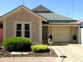 Kadina Luxury Villas - Accommodation Ballina 0