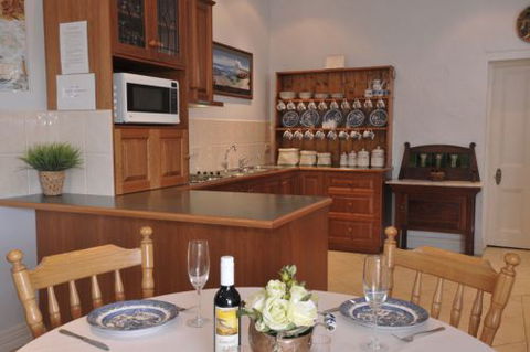 Charlie Bates Cottage - Accommodation Ballina 3