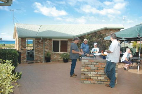 Captain's Quarters - Accommodation Ballina 1