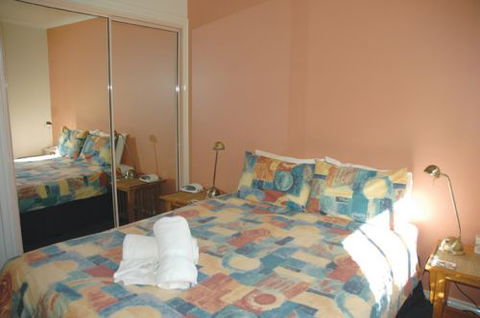 Captain's Quarters - Accommodation Ballina 4