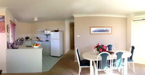 Captain's Quarters - Accommodation Ballina 8