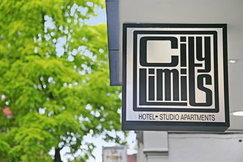 City Limits Hotel - Accommodation Ballina 0