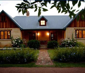 Carriages Boutique Hotel - Accommodation Ballina 0