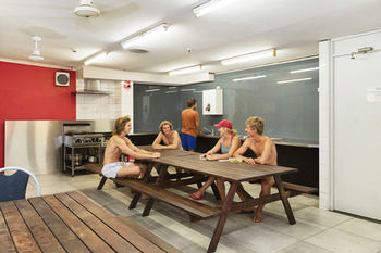 Manly Backpackers - Hostel - Accommodation Ballina 1
