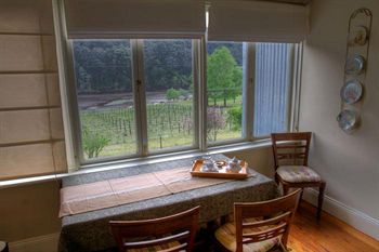 Tizzana Winery Bed & Breakfast - Accommodation Ballina 4