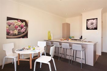 H Boutique Hotel - Accommodation Ballina 8
