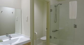 H Boutique Hotel - Accommodation Ballina 10