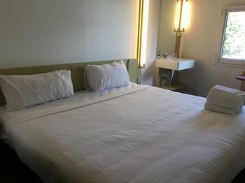 Ibis Budget St Peters - Accommodation Ballina 1