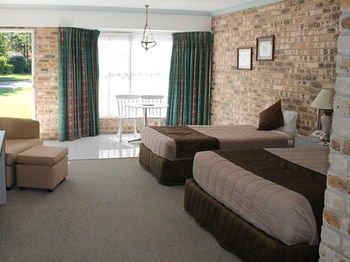 Airport Motel Sir Francis Drake - Accommodation Ballina 13