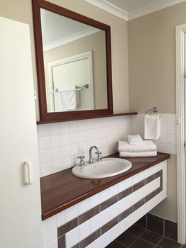 Belford Cottages - Accommodation Ballina 0