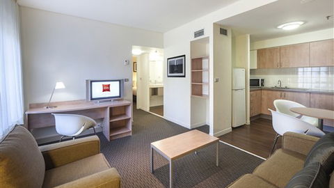 Ibis Melbourne Hotel And Apartments - Accommodation Ballina 1