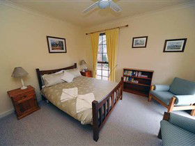 Coach House St Helens Cottages - Accommodation Ballina 2