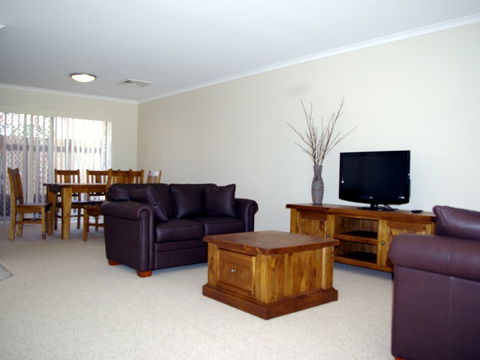 Fairways Bed & Breakfast At Jerilderie - Accommodation Ballina 2