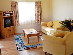 Poinciana Cottages - Accommodation Ballina 2