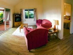 Poinciana Cottages - Accommodation Ballina 3