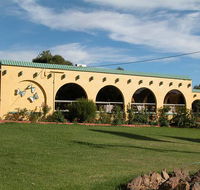 Tarcutta Halfway Motor Inn/Horse Hotel - Accommodation Ballina