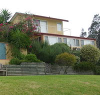 Whitby on Wallis Lakefront Holiday Cottage - Accommodation Ballina