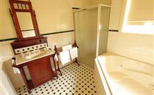 Wagga Wagga Country Cottages - - Accommodation Ballina 5