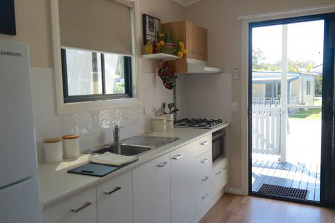 Colonial Holiday Park And Leisure Village - Accommodation Ballina 2